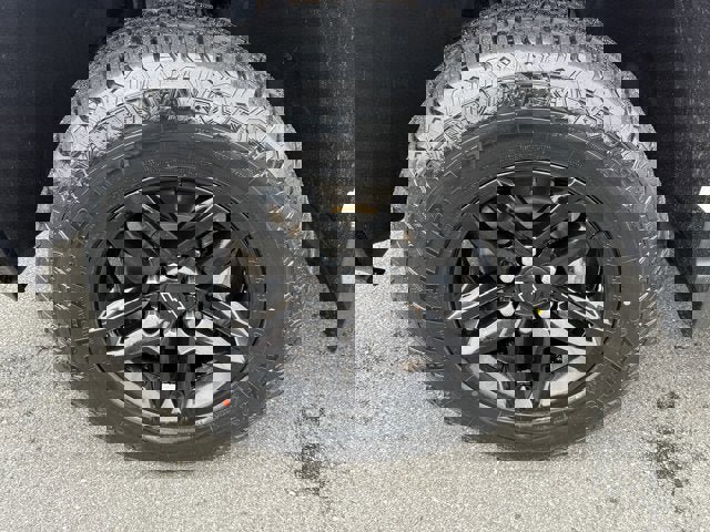 Used 2024 Chevrolet Silverado 1500 LT Trail Boss w/ Protection Package image 12