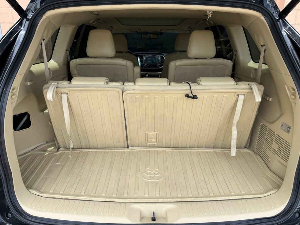 Used 2016 Toyota Highlander Limited Platinum AWD/4WD image 18