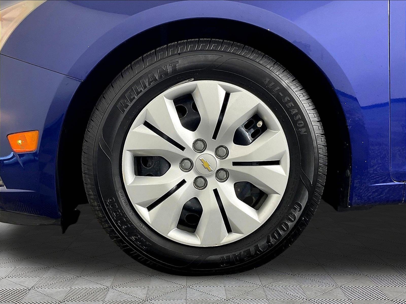 Used 2012 Chevrolet Cruze LS FWD image 31