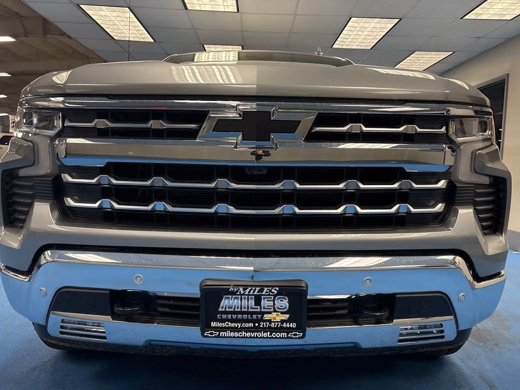 New 2026 Chevrolet Silverado 1500 LTZ w/ Technology Package AWD/4WD image 14