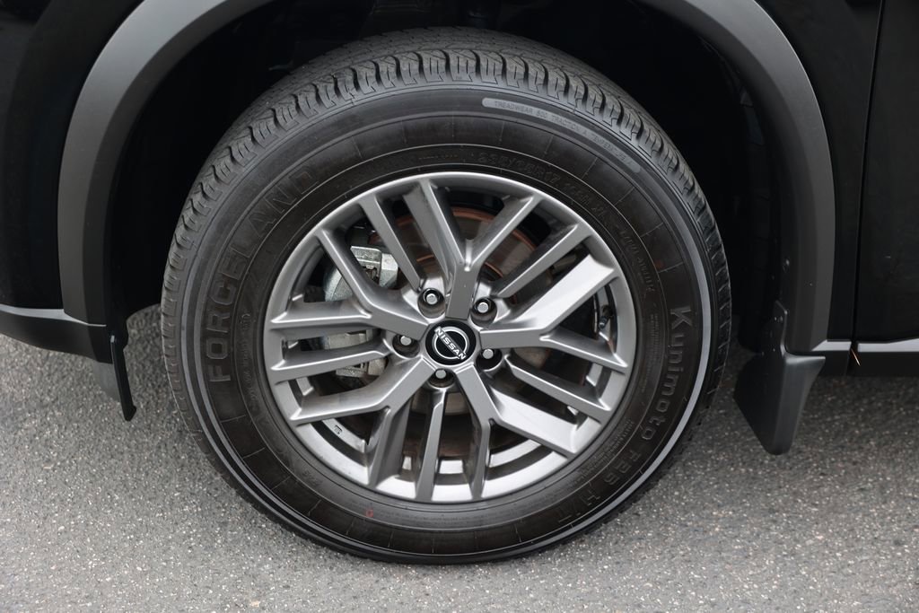 Used 2023 Nissan Rogue S FWD image 12