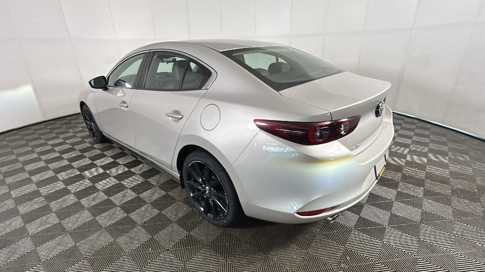 Used 2024 MAZDA MAZDA3 s FWD image 5