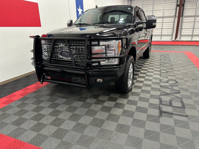 Used 2019 Ford F250 Platinum w/ FX4 Off-Road Package AWD/4WD image 4