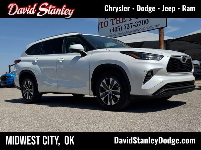 Used 2022 Toyota Highlander XLE