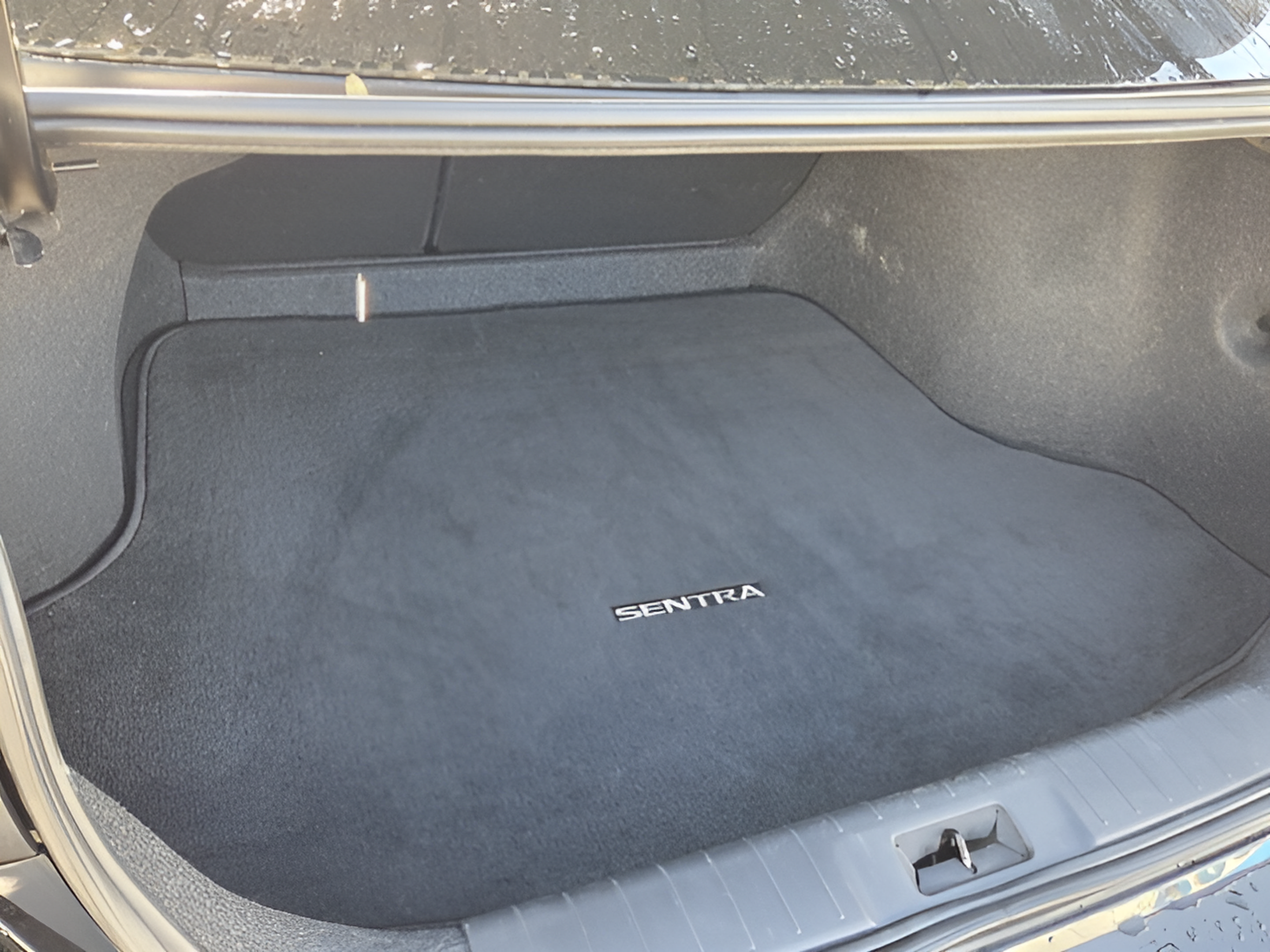 Used 2024 Nissan Sentra SV FWD image 13