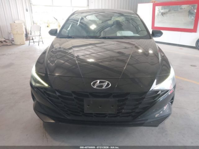 Used 2021 Hyundai Elantra SE FWD image 13