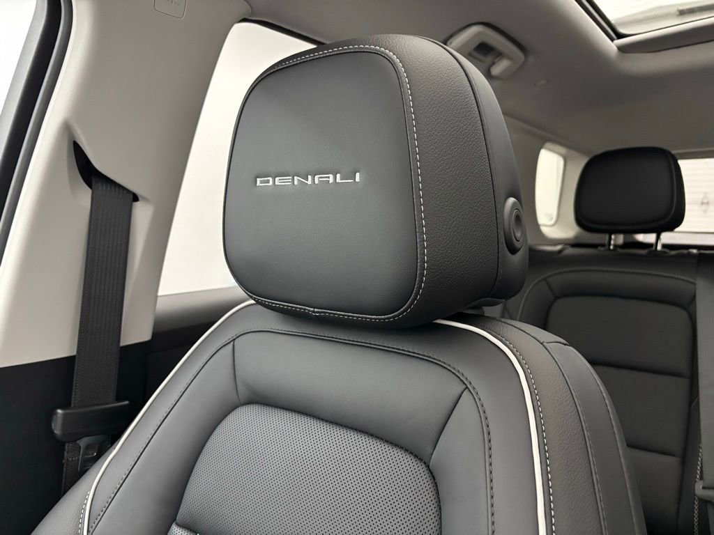 New 2026 GMC Terrain Denali w/ LPO, Floor Liner Package image 46