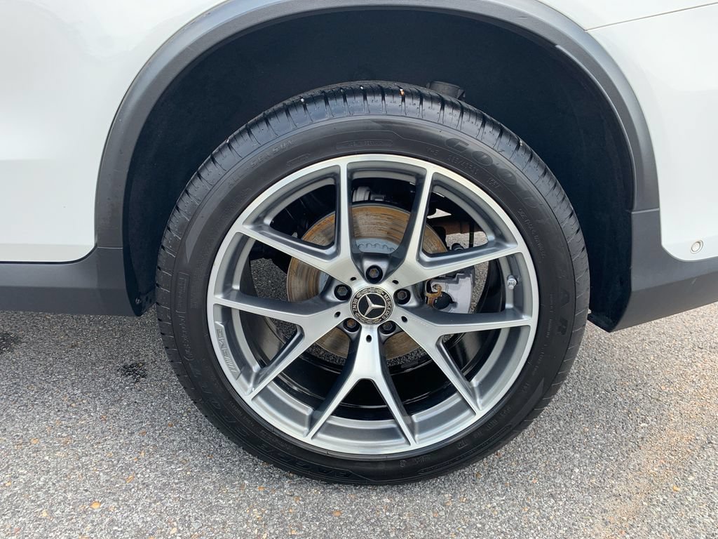 Used 2021 Mercedes-Benz GLC 300 4MATIC w/ AMG Line image 10