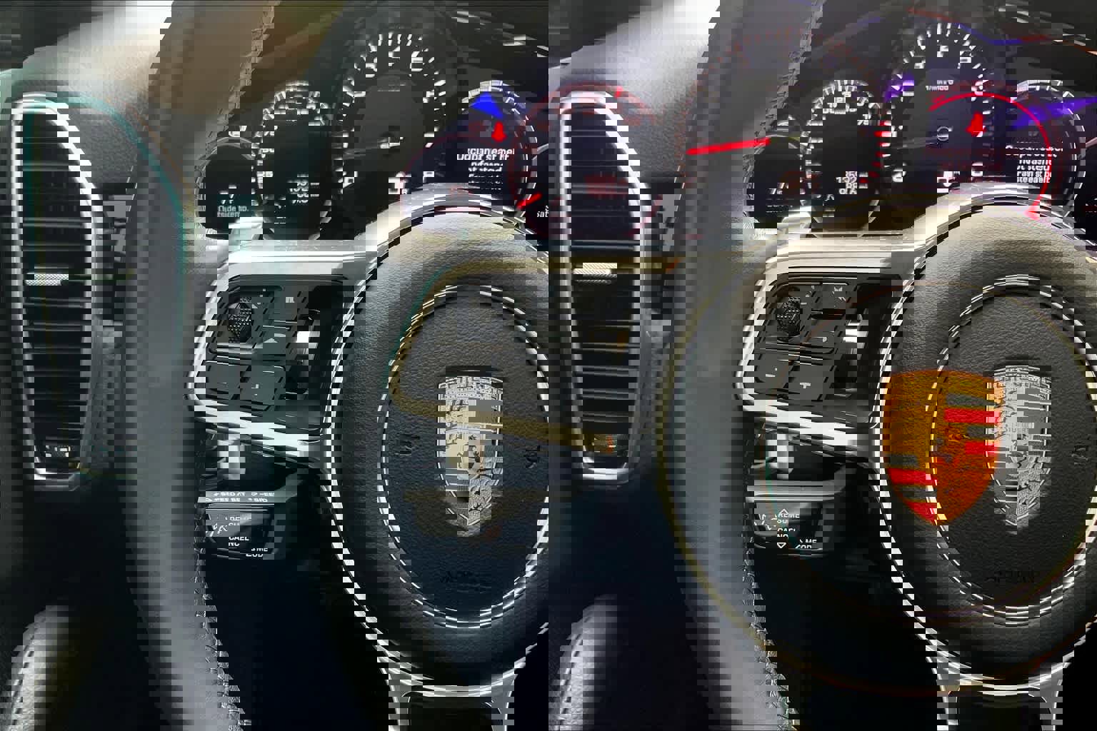 Used 2022 Porsche Cayenne Platinum Edition image 22