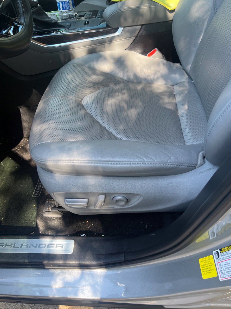 Used 2021 Toyota Highlander Limited FWD image 10