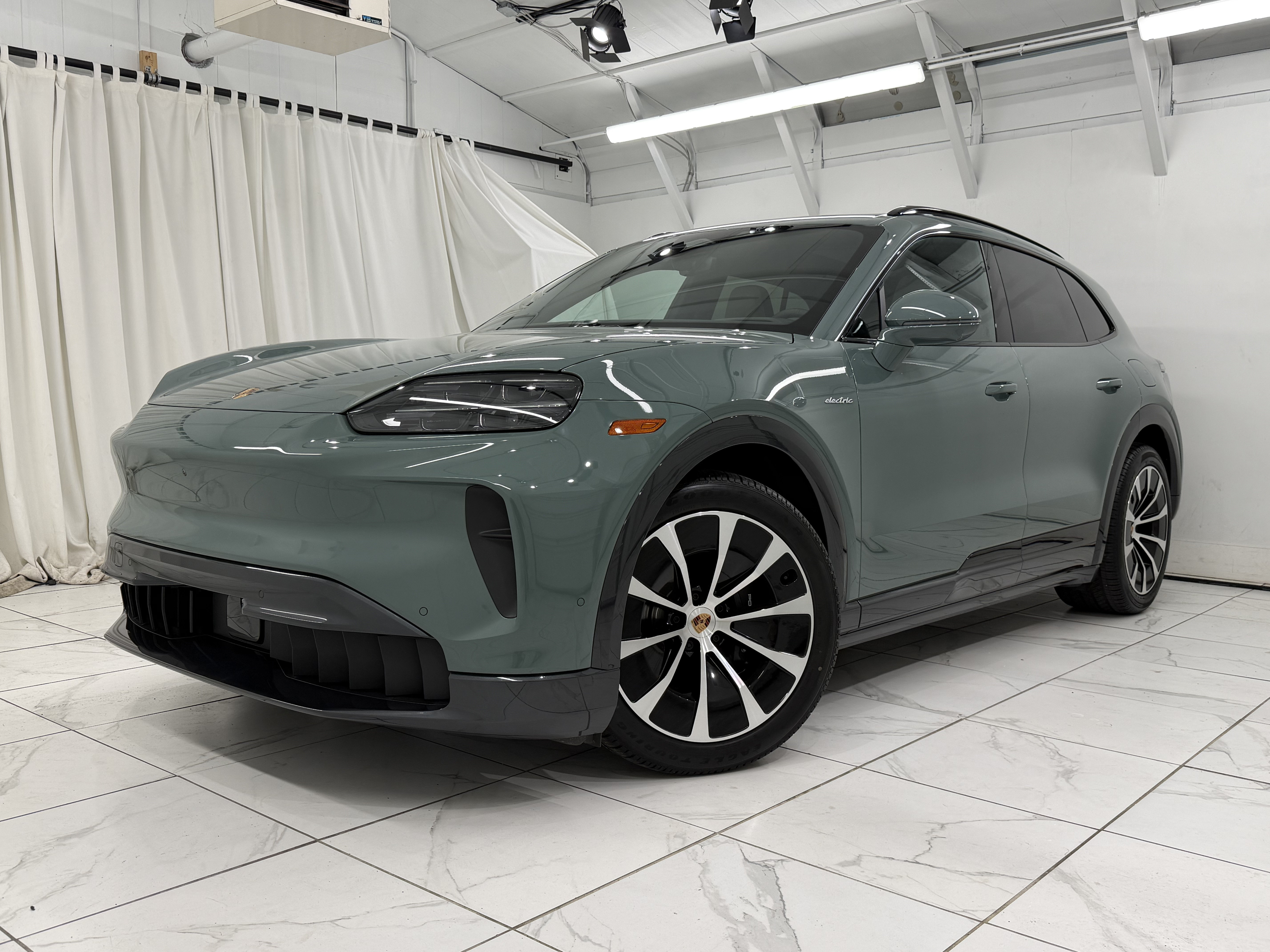 New 2026 Porsche Cayenne Electric AWD/4WD image 7