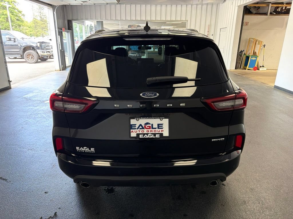 Used 2023 Ford Escape ST-Line w/ Tech Pack #1 AWD/4WD image 7
