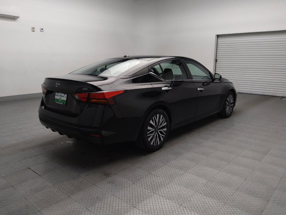 Used 2023 Nissan Altima 2.5 SV image 9