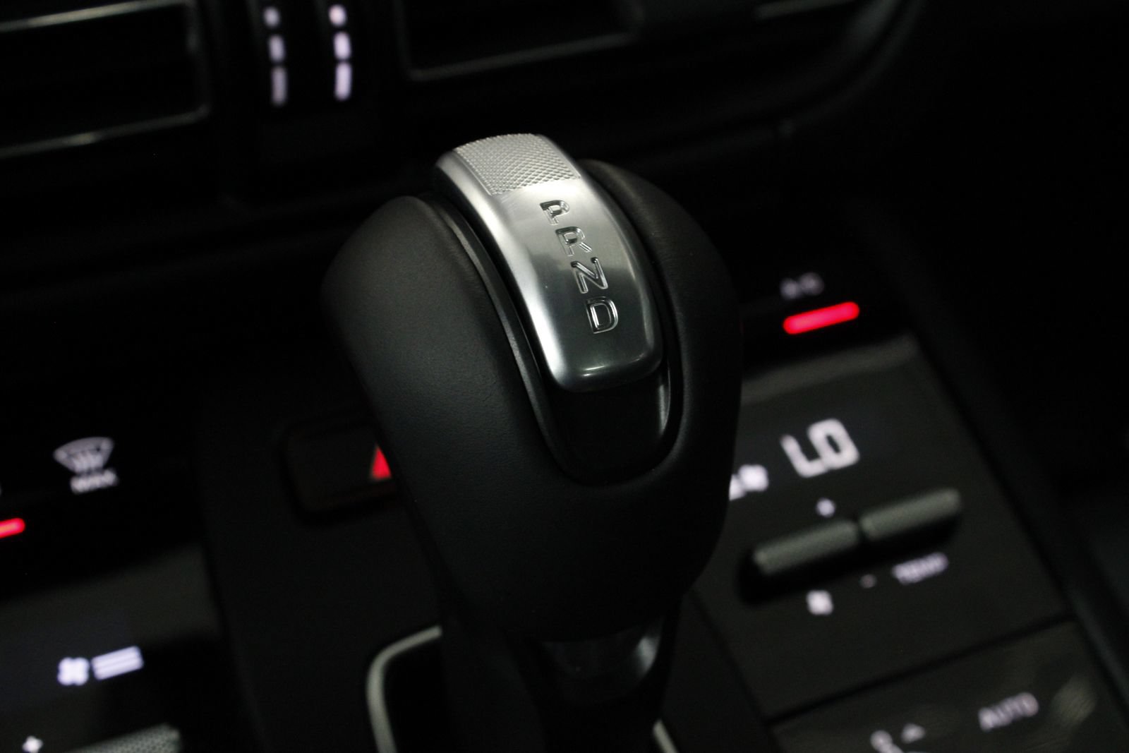Certified 2026 Porsche Macan AWD/4WD image 29