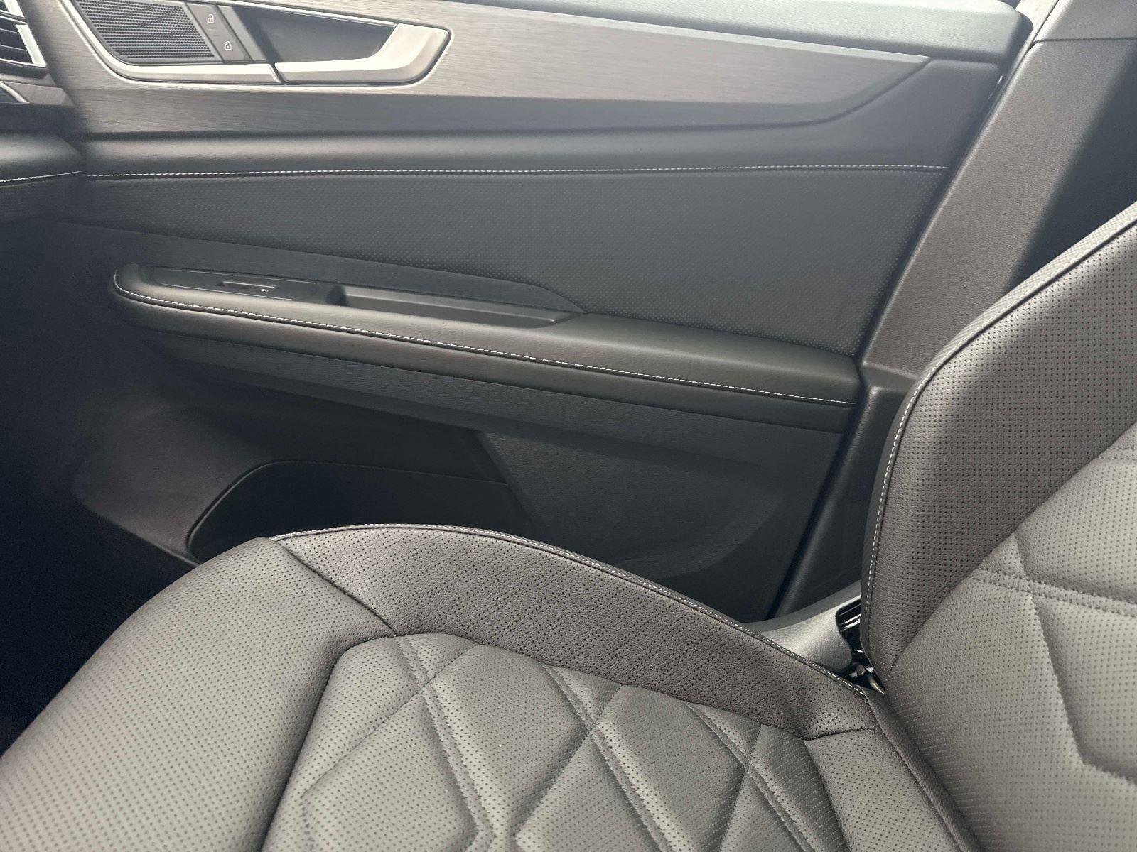 New 2026 Volkswagen Atlas Cross Sport SE image 23