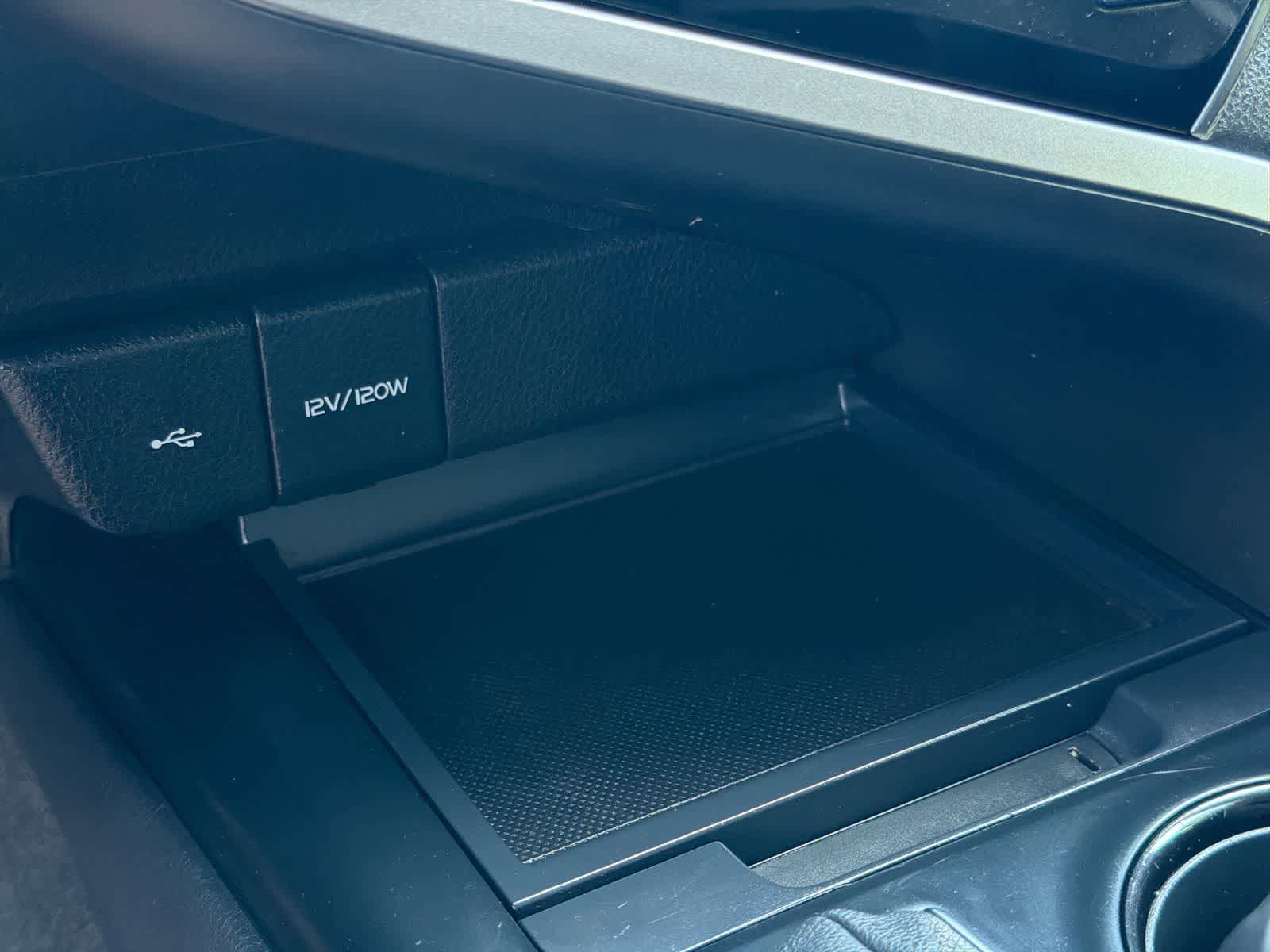 Used 2020 Toyota Camry SE FWD image 31
