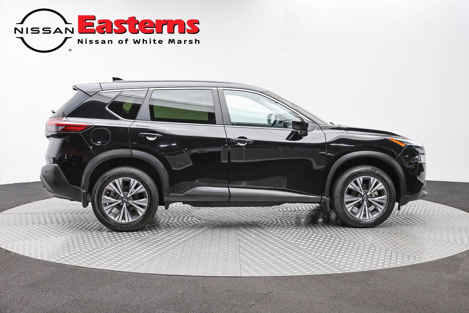 Used 2023 Nissan Rogue SV AWD/4WD image 4