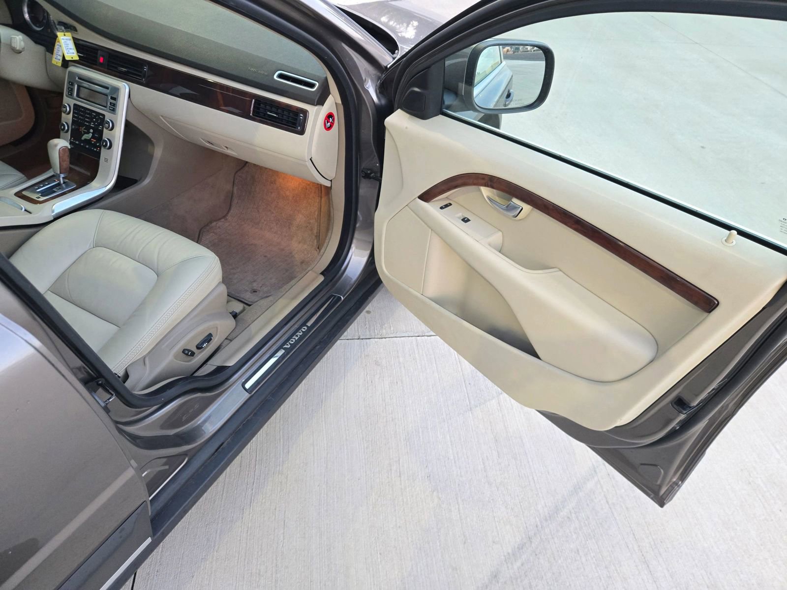 Used 2011 Volvo XC70 T6 image 17