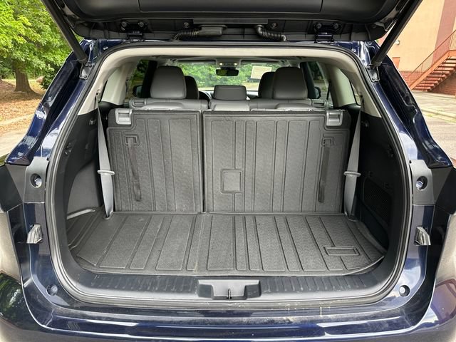 Used 2020 Toyota Highlander XLE FWD image 31