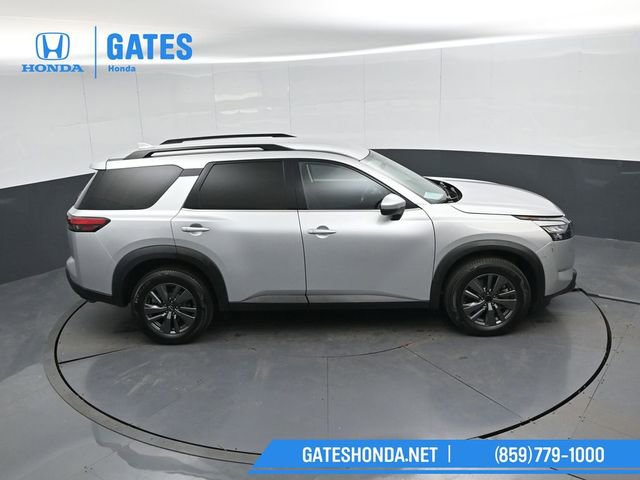 Used 2023 Nissan Pathfinder SV image 47