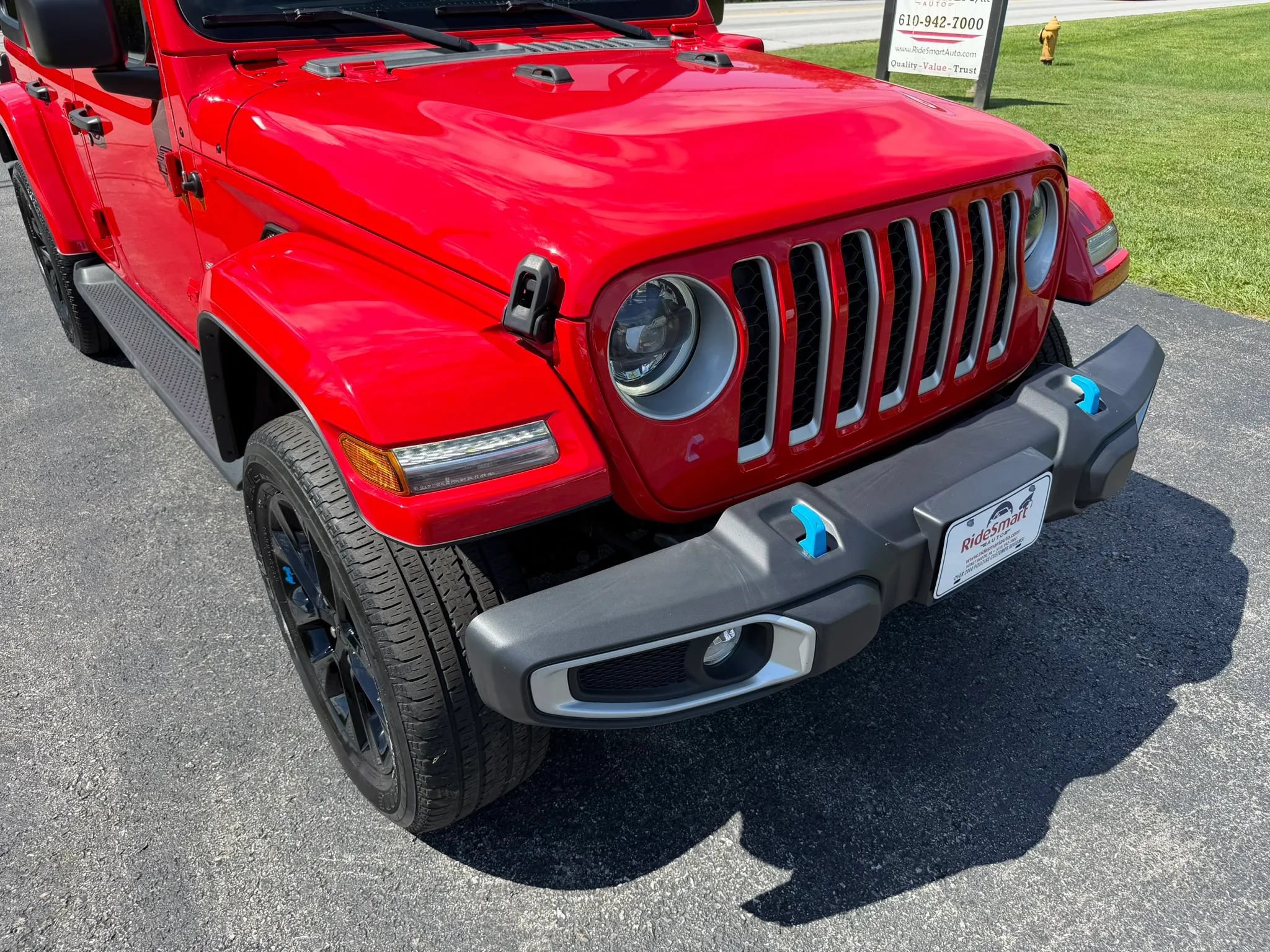 Used 2023 Jeep Wrangler Unlimited Sahara w/ Cold Weather Group AWD/4WD image 62