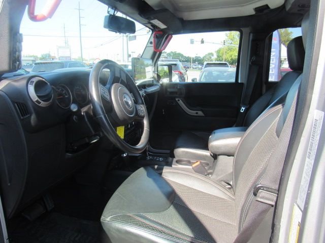 Used 2016 Jeep Wrangler Unlimited Sahara image 11