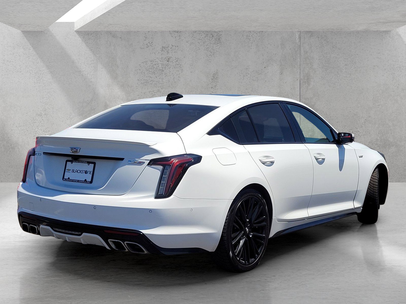 Used 2020 Cadillac CT5 V w/ Platinum Package RWD image 4