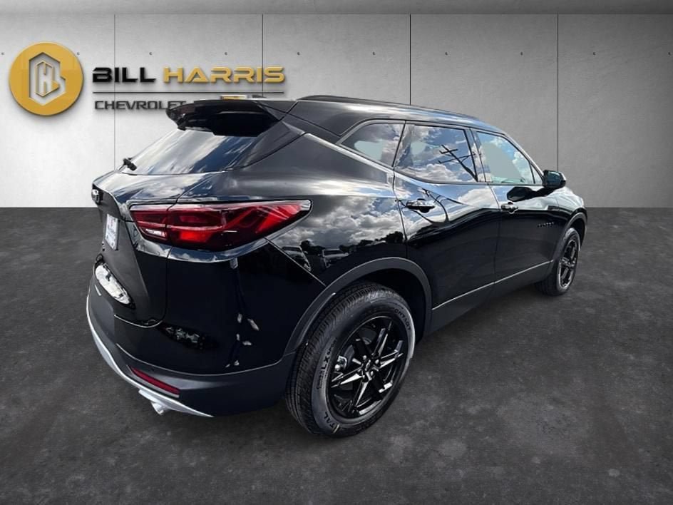New 2026 Chevrolet Blazer LT w/ Convenience Package AWD/4WD image 2