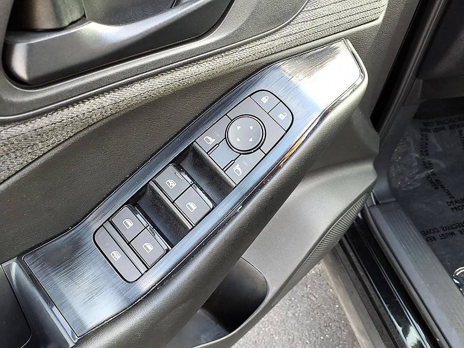 Used 2023 Nissan Rogue S AWD/4WD image 11