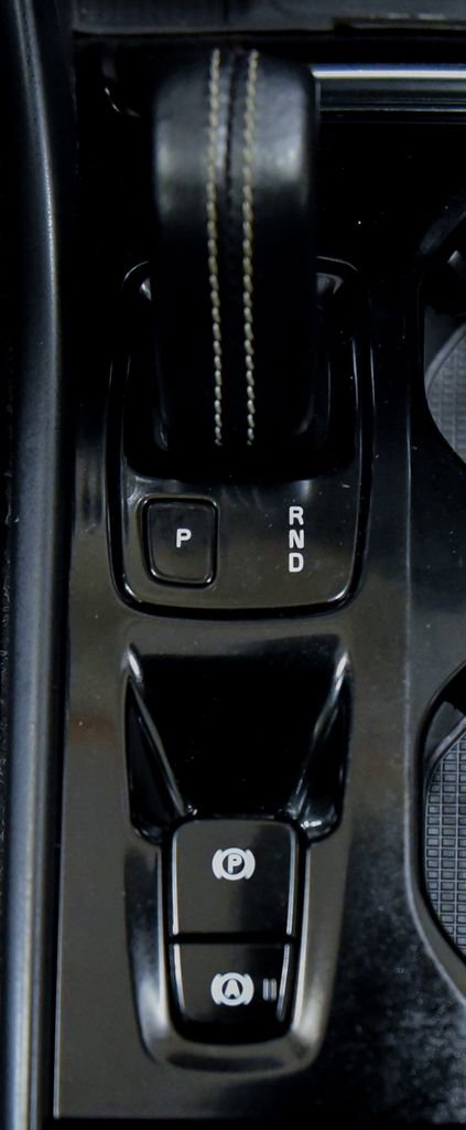 Used 2020 Volvo XC40 T5 R-Design w/ Protection Package Premier image 26