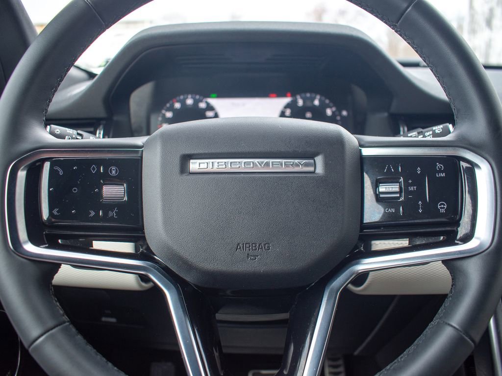 Certified 2025 Land Rover Discovery Sport Dynamic SE AWD/4WD image 15