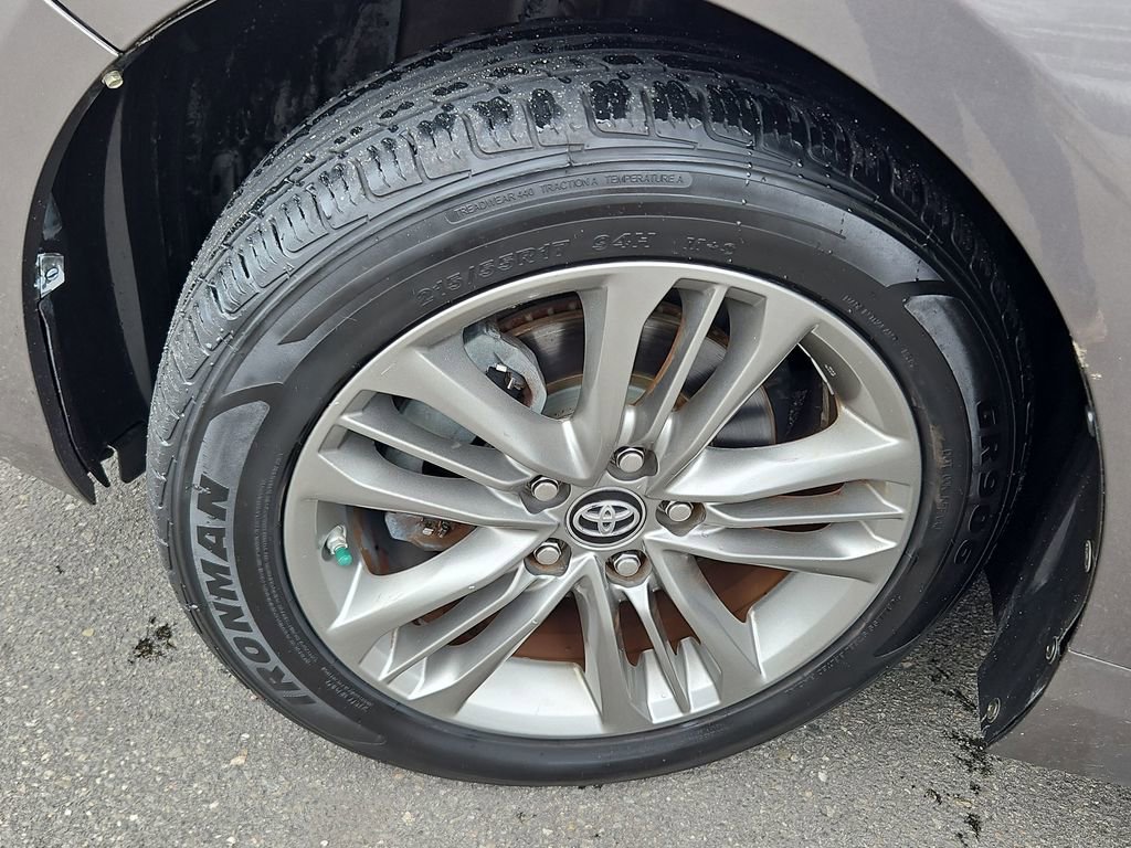 Used 2017 Toyota Camry SE image 28