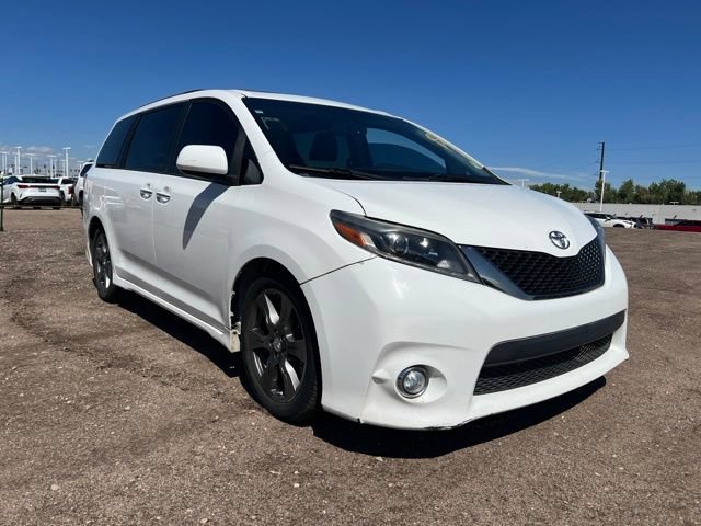 Used 2017 Toyota Sienna SE Premium FWD image 7