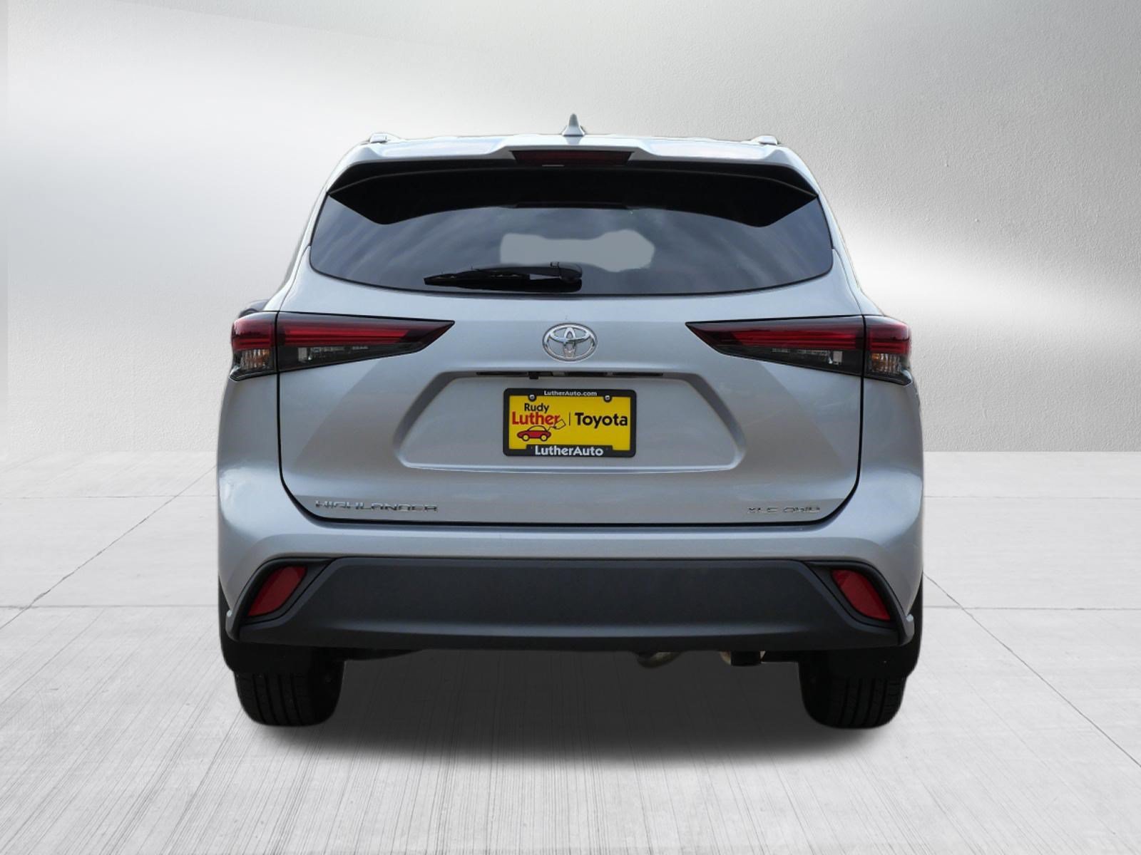 Certified 2025 Toyota Highlander XLE AWD/4WD image 7