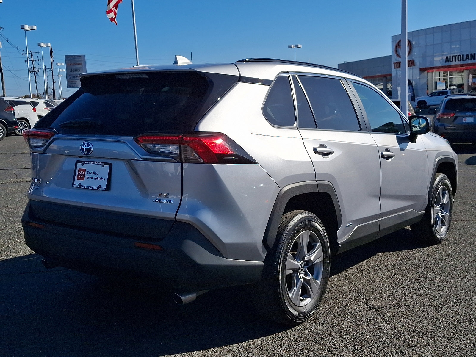 Used 2022 Toyota RAV4 LE image 6