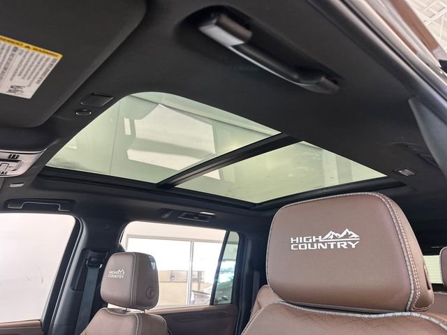 Used 2023 Chevrolet Suburban High Country image 30
