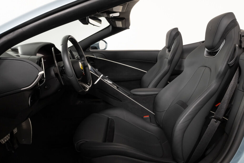 Certified 2024 Ferrari Roma Spider image 5