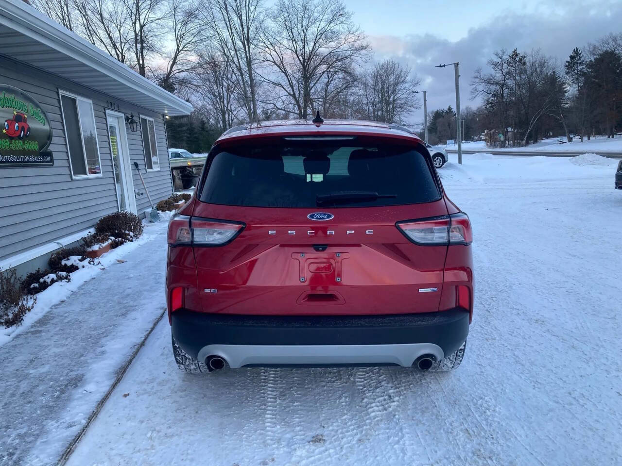 Used 2020 Ford Escape SE image 5