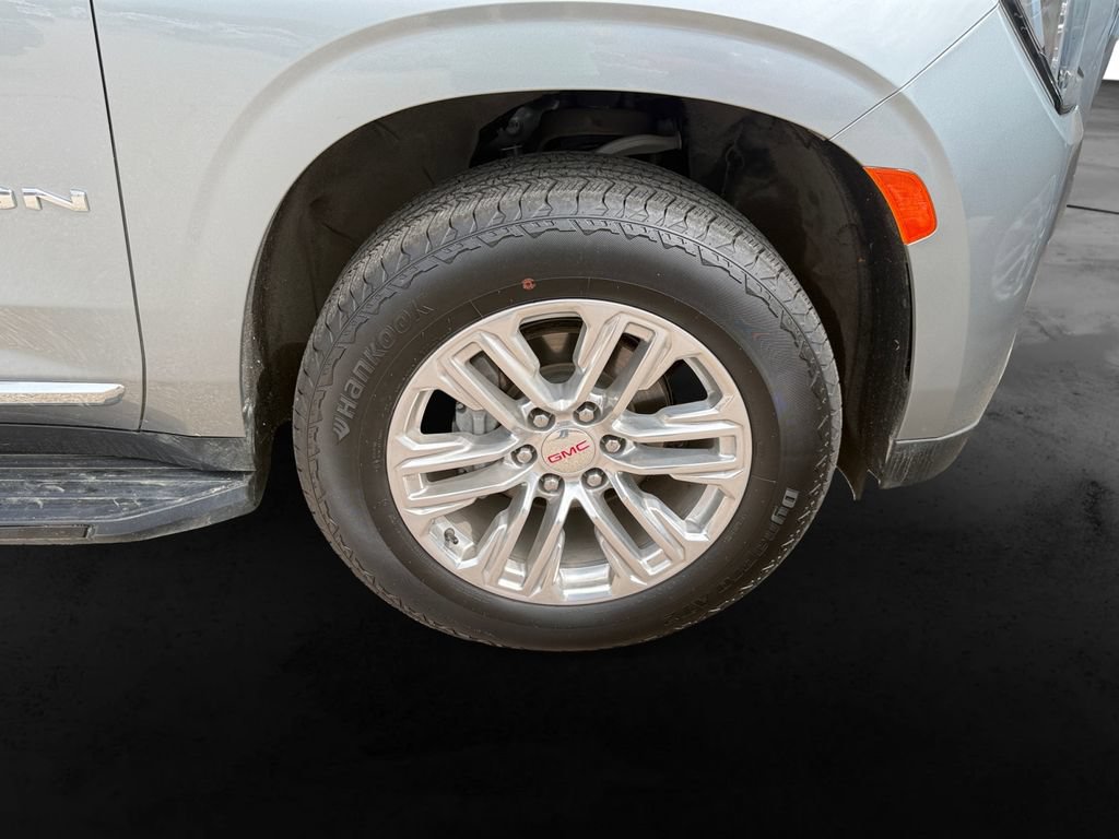Used 2024 GMC Yukon SLT w/ SLT Luxury Package AWD/4WD image 12