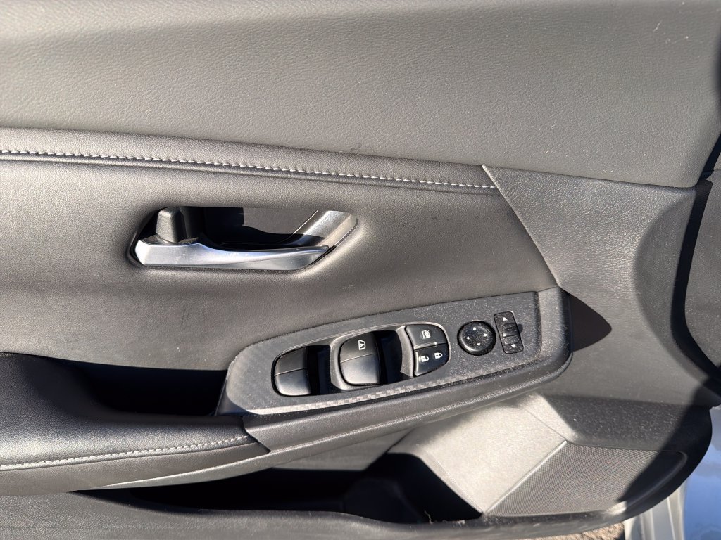 Used 2022 Nissan Sentra SV FWD image 22