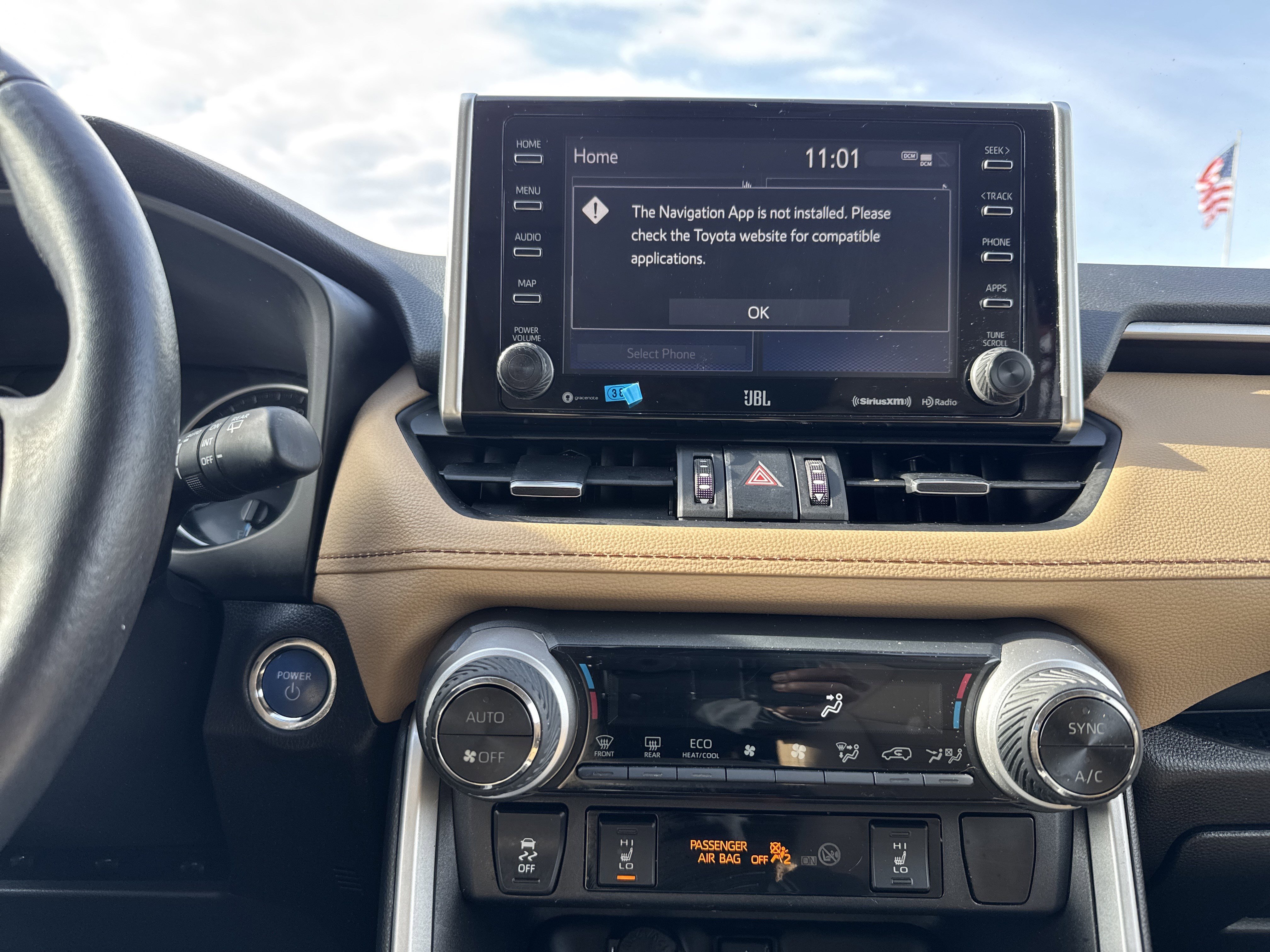 Used 2021 Toyota RAV4 XLE Premium image 28