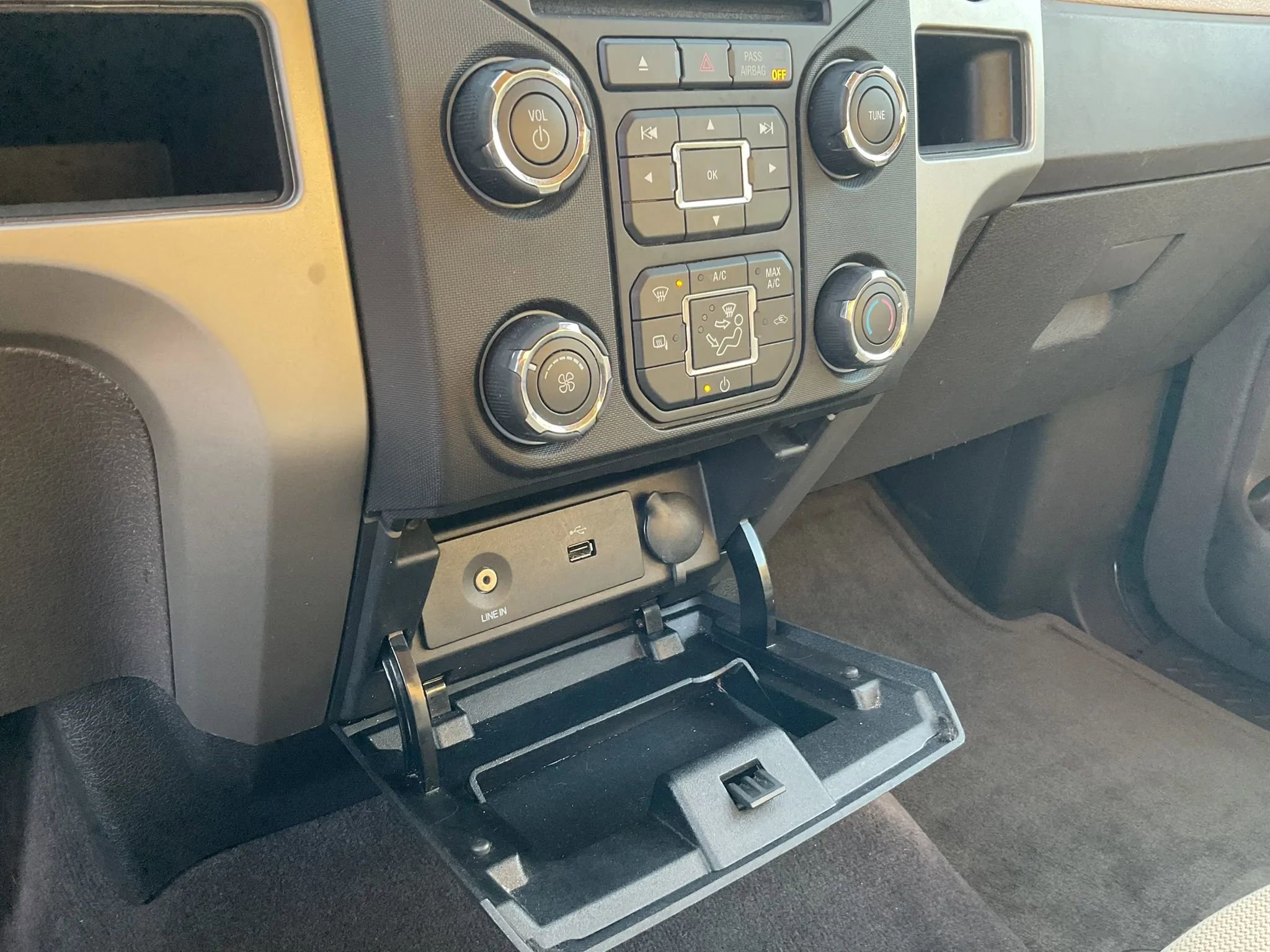 Used 2013 Ford F150 XLT w/ XLT Chrome Pkg image 19