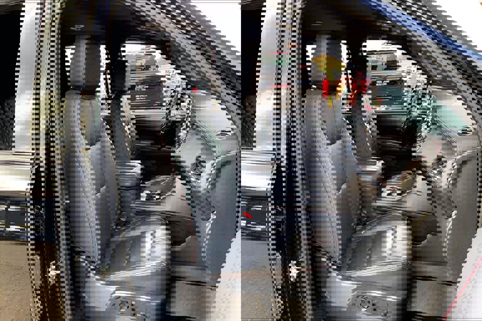 Used 2021 Chevrolet Tahoe RST w/ Luxury Package image 8