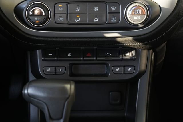 Used 2016 GMC Canyon SLT w/ Driver Alert Package AWD/4WD image 39