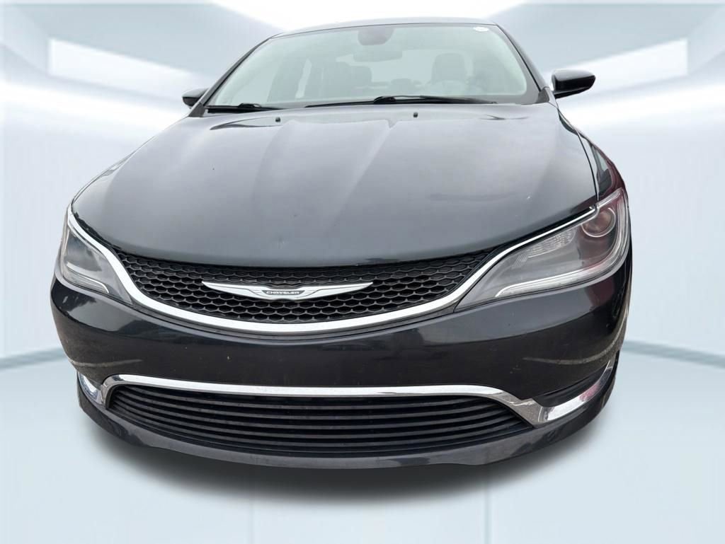 Used 2017 Chrysler 200 Limited Platinum FWD image 2