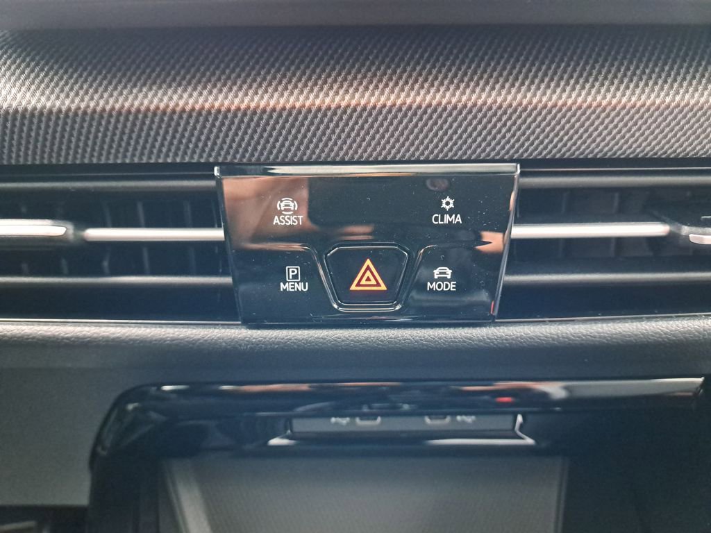 New 2026 Volkswagen GTI SE FWD image 22