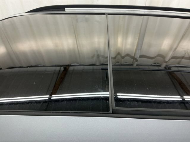 Used 2022 Volkswagen Tiguan SE R-Line image 20