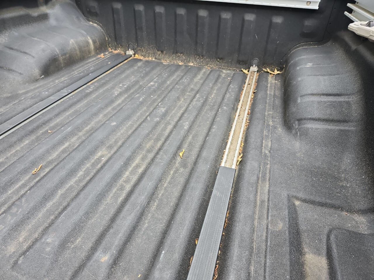 Used 2012 Nissan Frontier SV w/ SV Premium Utility Pkg image 9