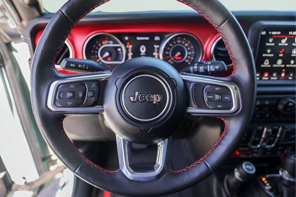 Used 2023 Jeep Wrangler Unlimited Rubicon w/ Cold Weather Group AWD/4WD image 14