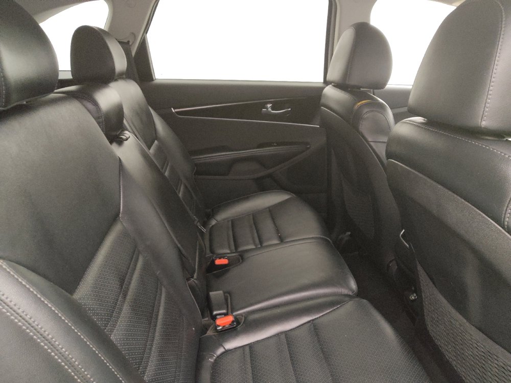 Used 2019 Kia Sorento EX image 19